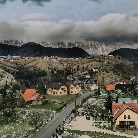 Transylvanian Views * Pestera (Moieciu)